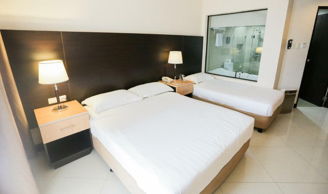 The Lake Hotel Tagaytay Tagaytay City Εξωτερικό φωτογραφία