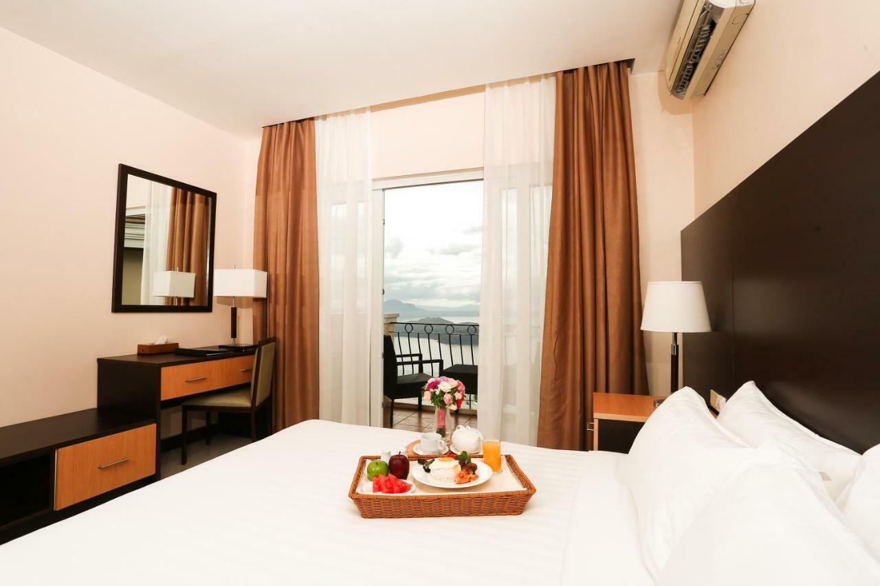 The Lake Hotel Tagaytay Tagaytay City Εξωτερικό φωτογραφία