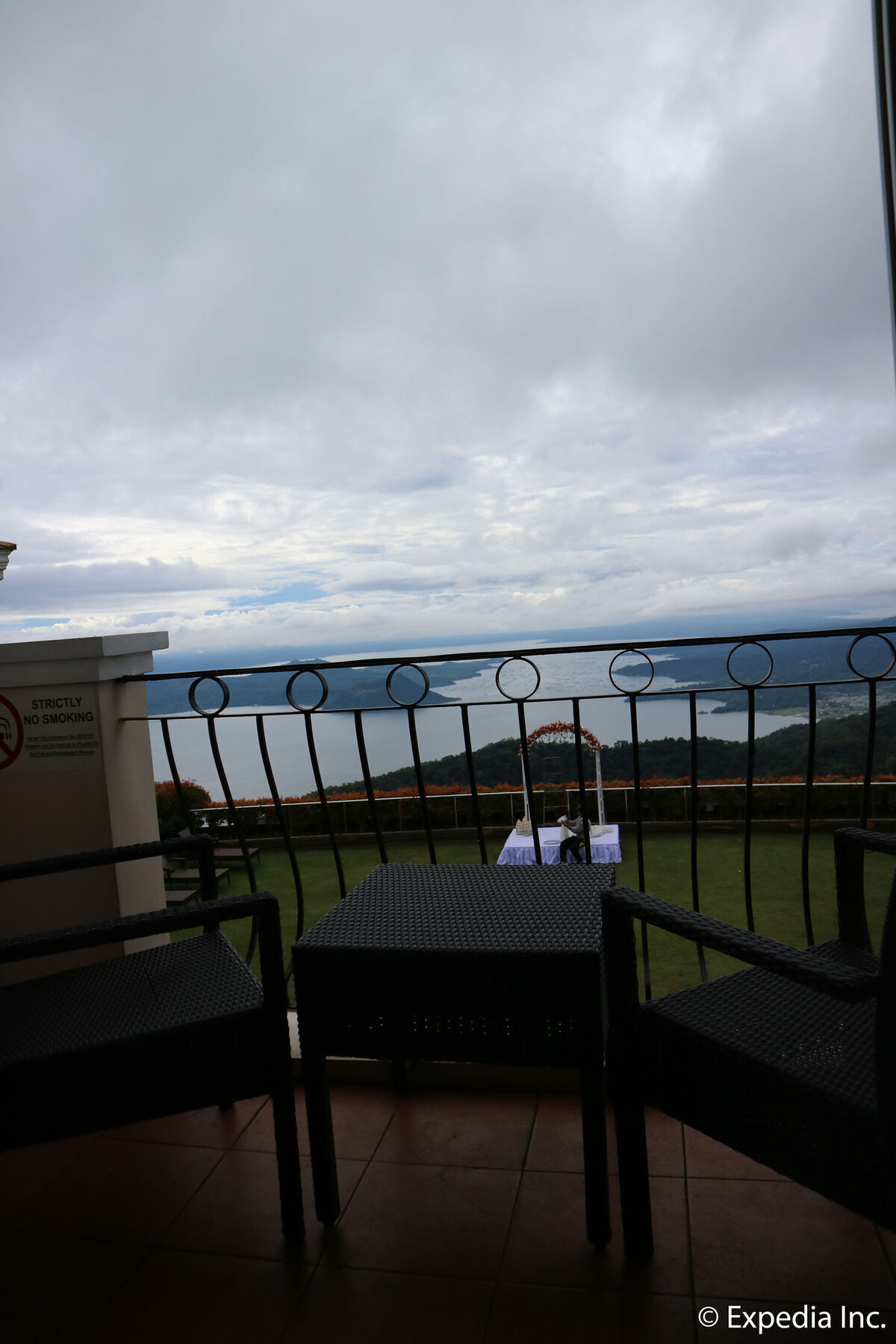 The Lake Hotel Tagaytay Tagaytay City Εξωτερικό φωτογραφία
