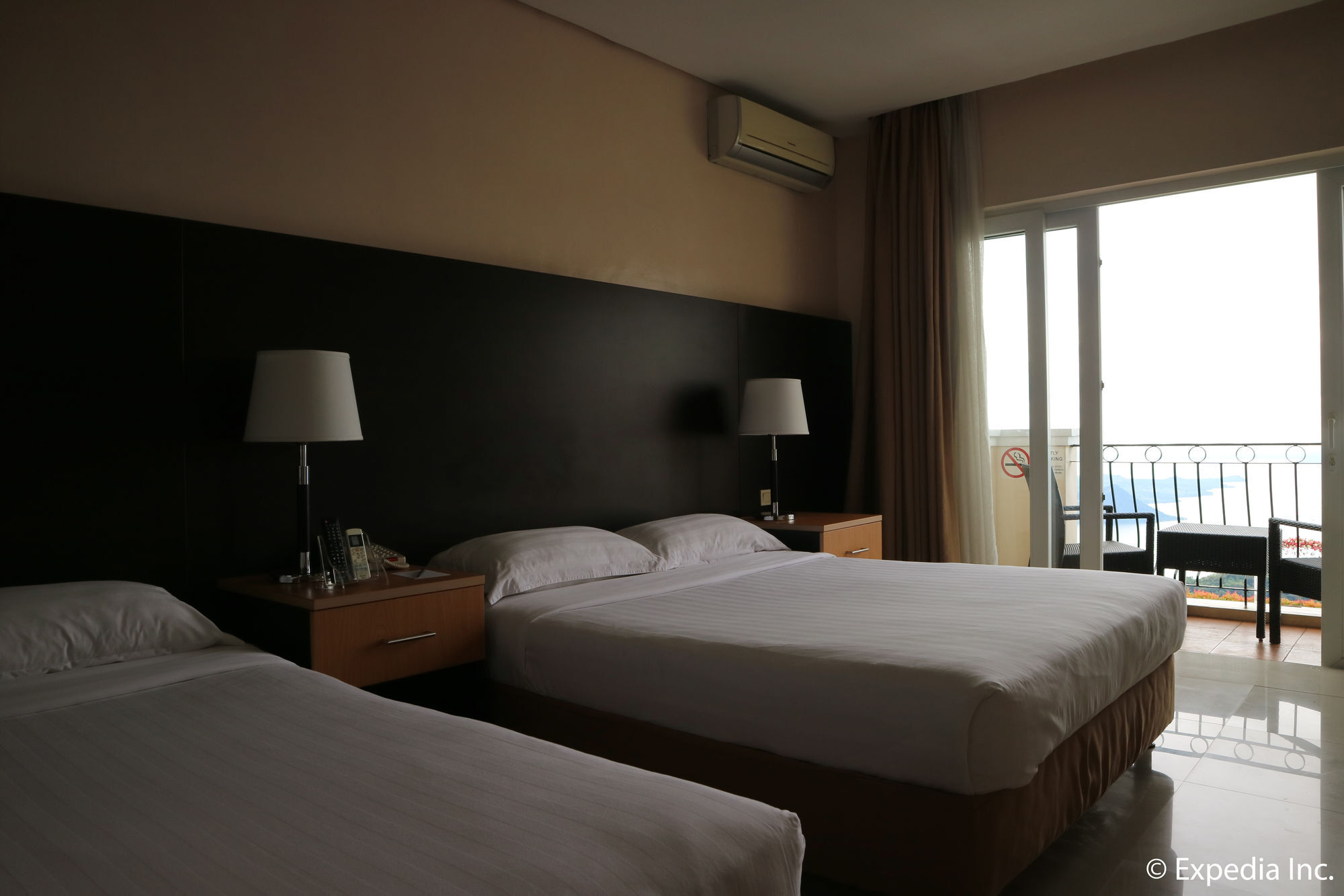 The Lake Hotel Tagaytay Tagaytay City Εξωτερικό φωτογραφία